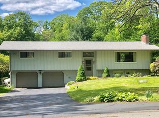 15 Malom Dr, Johnston, RI 02919