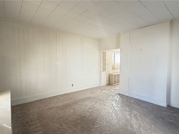 3rd image of 1407 Superior St
