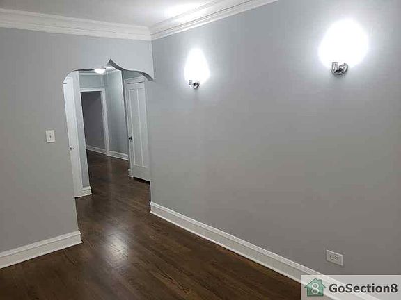 5th image of 6757 S Artesian Ave #1