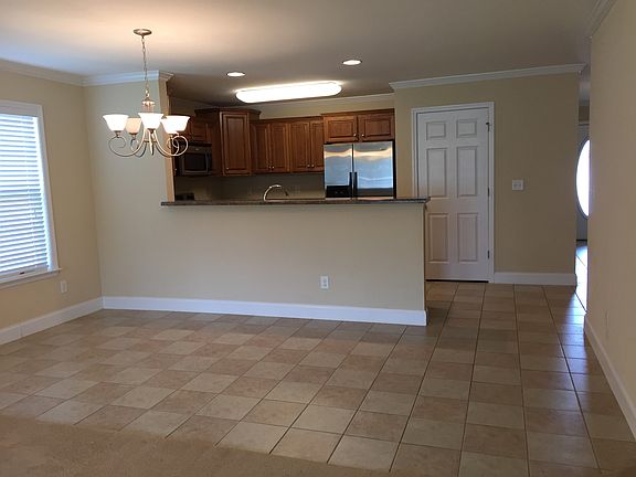 3rd image of 2104 Applebrook Dr