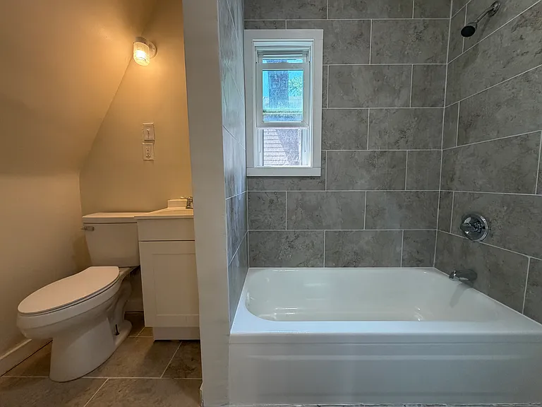 194 Seymour Ave #3 — Photo 7