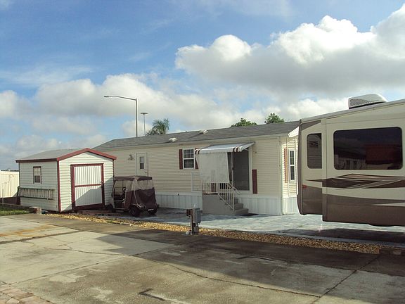 4th image of 911 Saint George Dr
