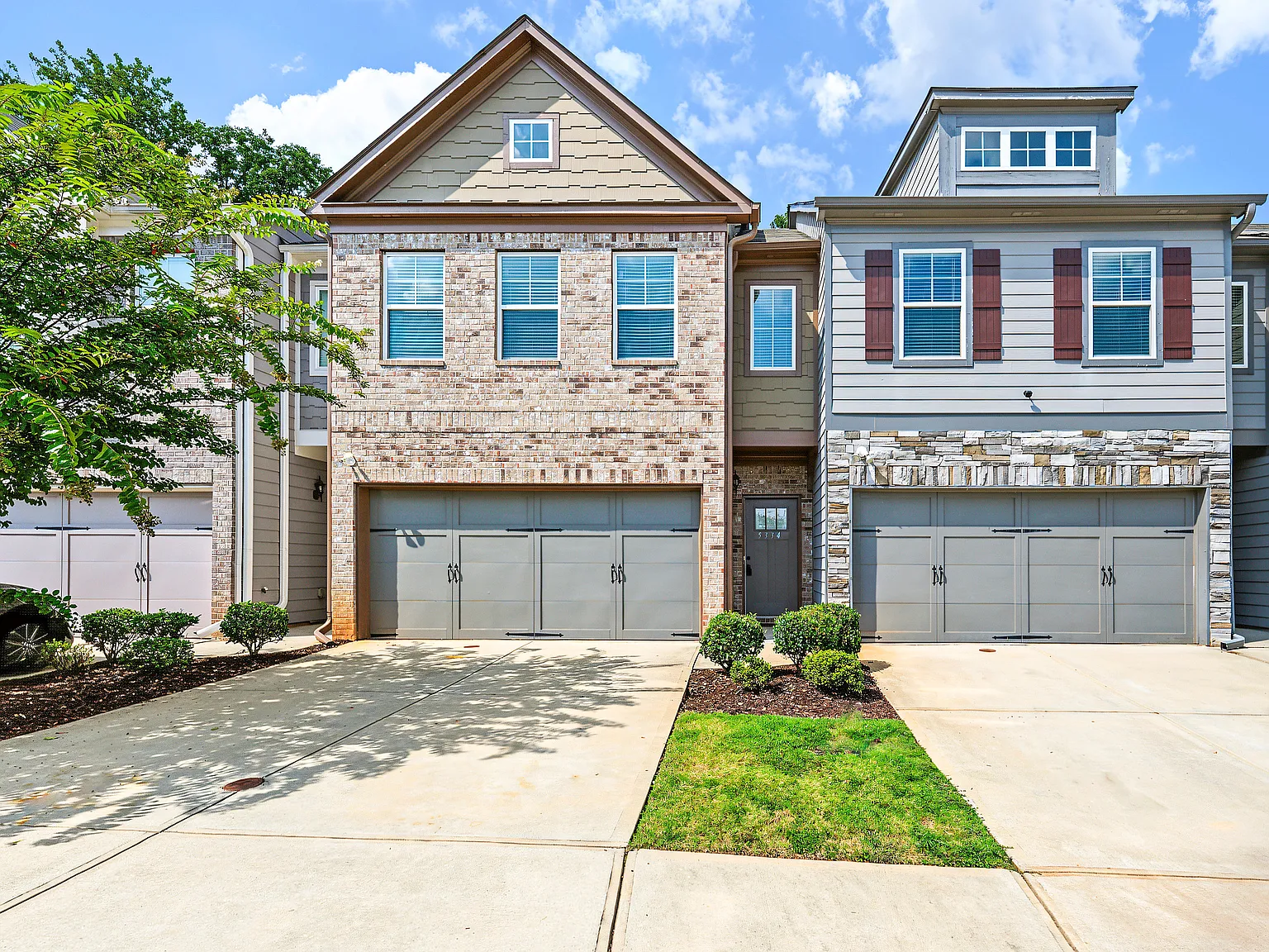 3 bed, 2.5 bath, 1876 sqft, $4,500 — Photo 3