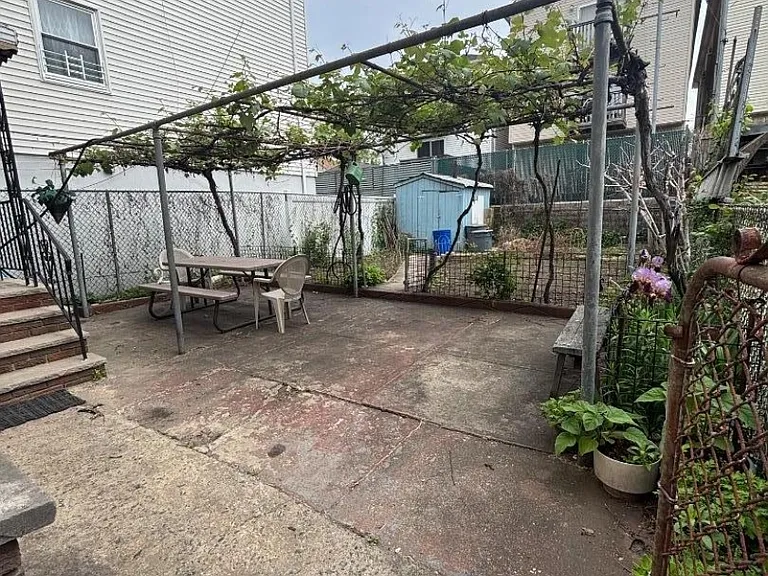 42 Magazine St — Photo 11