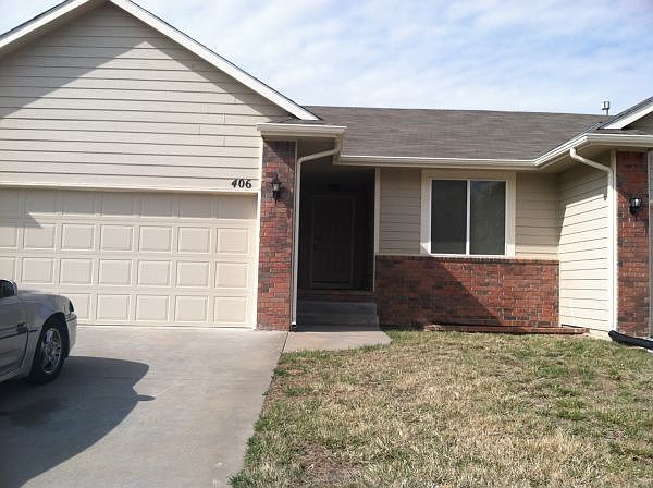 1st image of 406 Stone Dr #1
