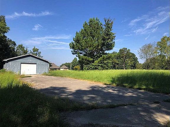 4th image of 8 Wilkerson Ln