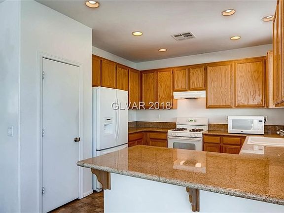 4th image of 1918 Barrel Oak Ave