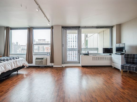 5th image of 1255 N Sandburg Ter Unit 1608