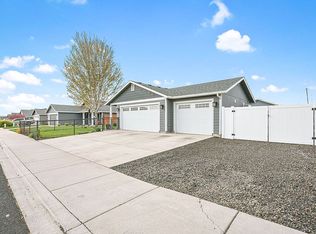 805 Columbus Ave, Moxee, WA 98936
