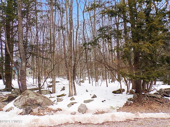 2nd image of 36 Hidden Lake Dr