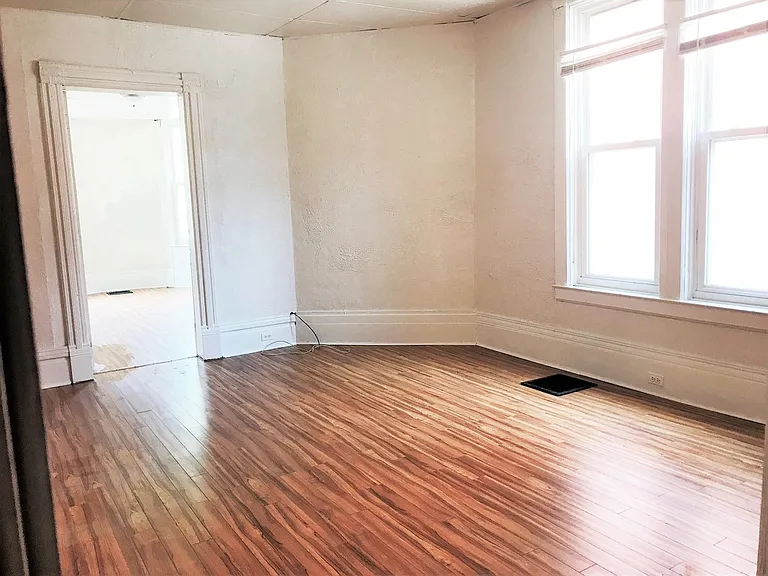 Highland Park - Apartments For Rent In Pittsburgh — Photo 2