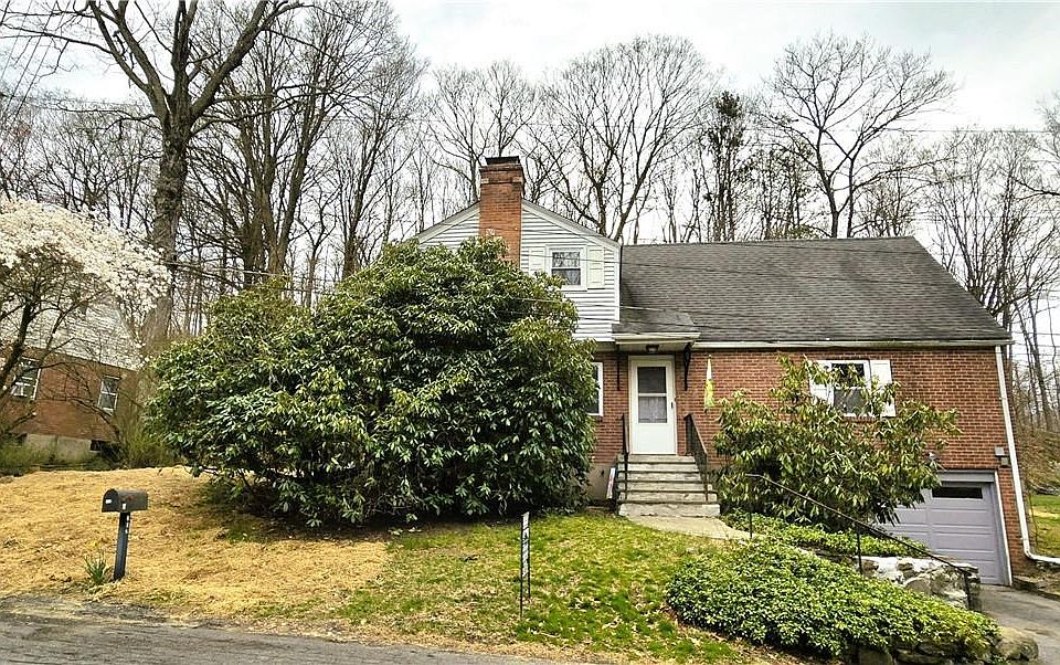 1st image of 302 Oak Lane