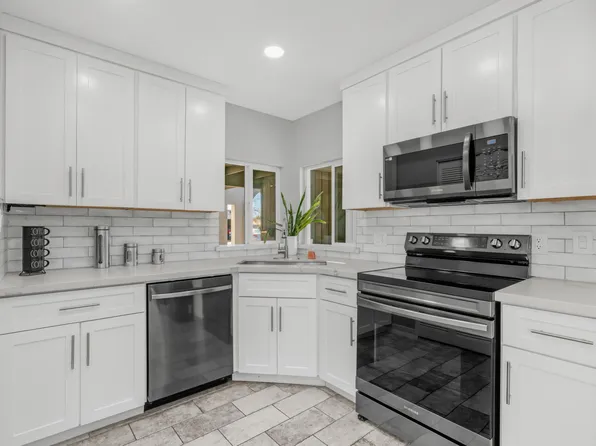 610 E ROYAL PALM Square N, Phoenix, AZ 85020