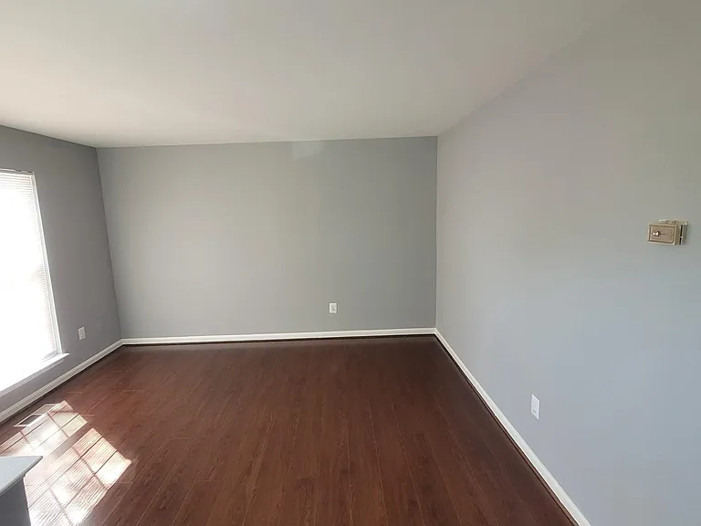 10918 Pope St — Photo 5