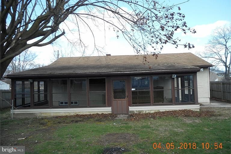 2nd image of 603 Franklin Rd
