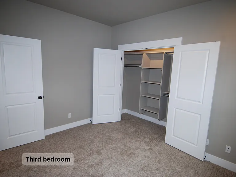 255 NW Douglas St — Photo 26