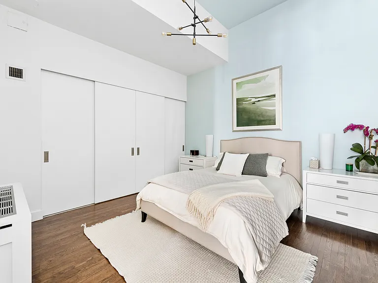 252 7th Ave #3M — Photo 4