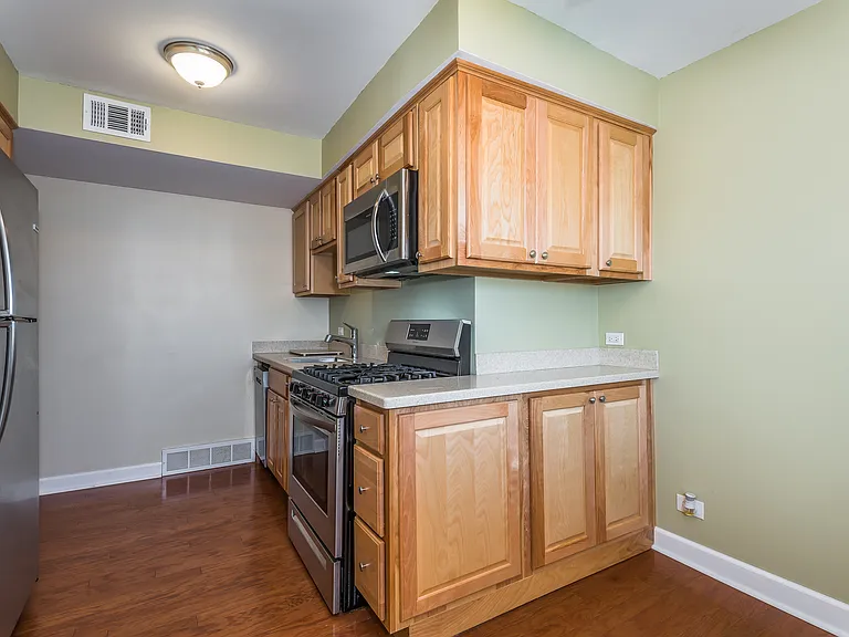 3177 W 115th St #3W — Photo 4