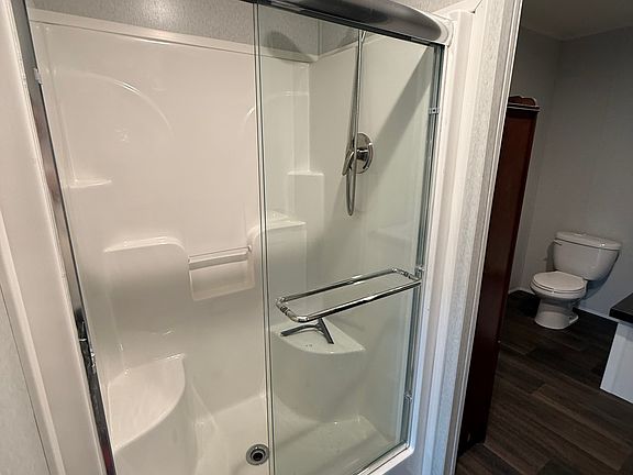 3rd image of 140 Silver Ridge Dr