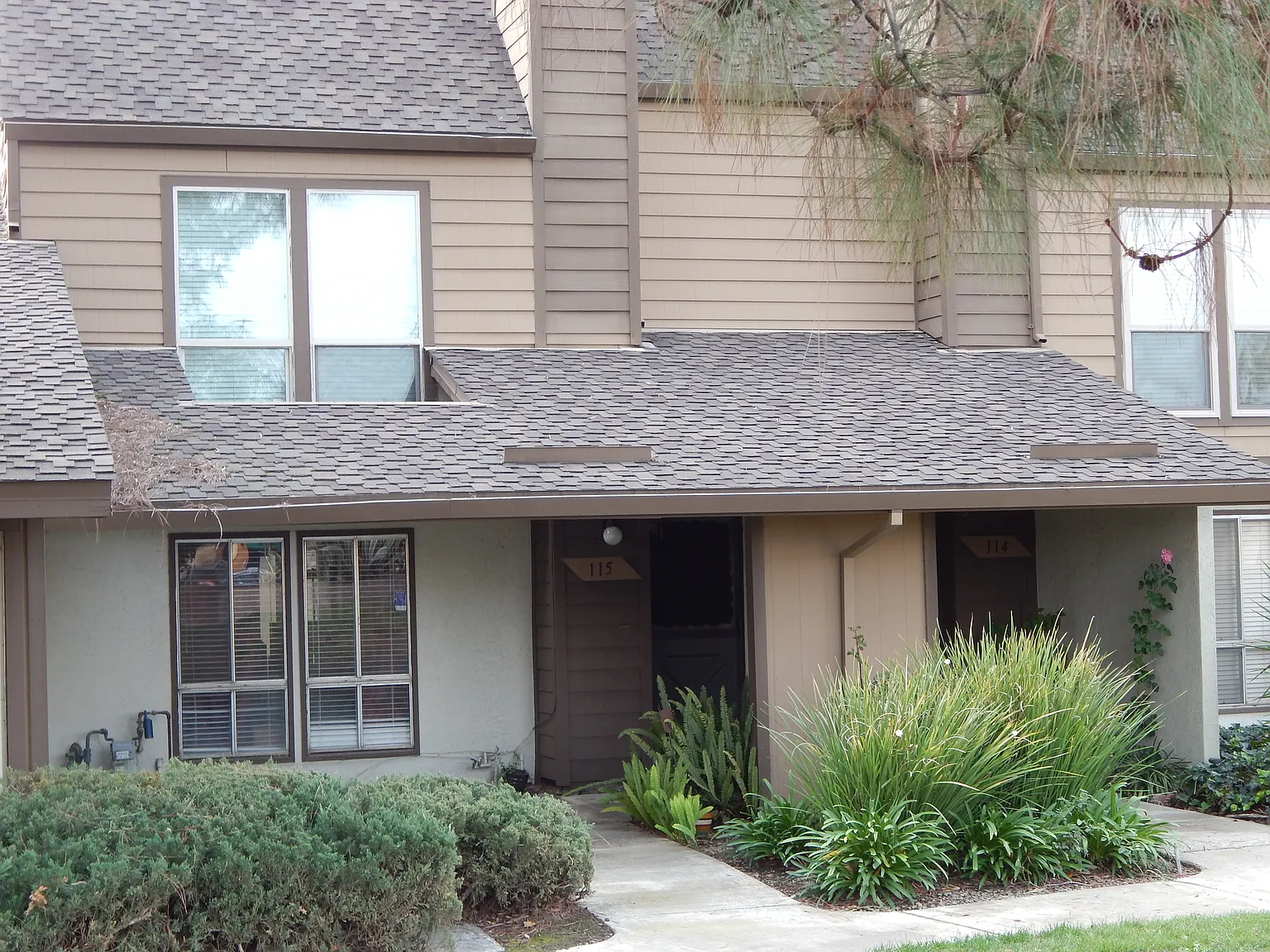 115 Touchstone Pl photo 1