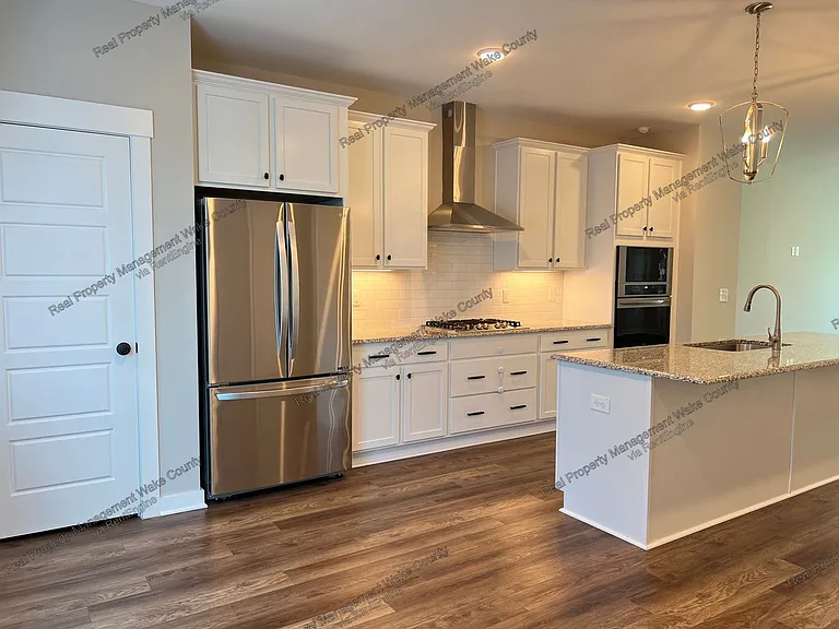 445 Rally Point Pl — Photo 9