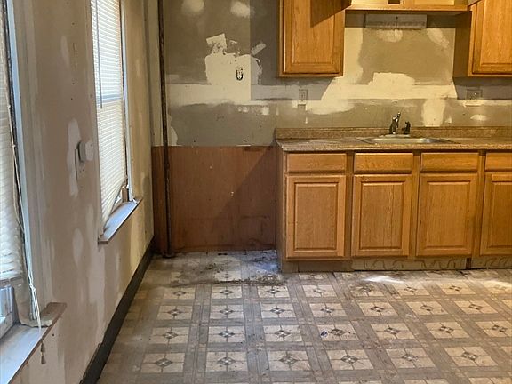 2nd image of 126 Tremont St