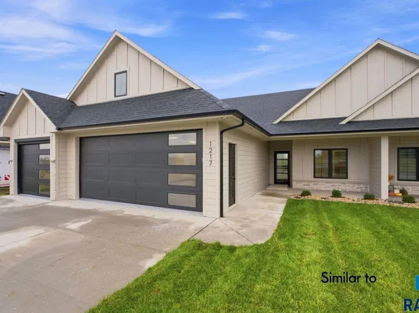 1227 Thompson Pl E, Tea, SD 57064