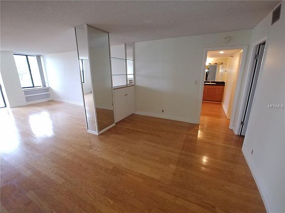 3rd image of 400 E Colonial Dr APT 403