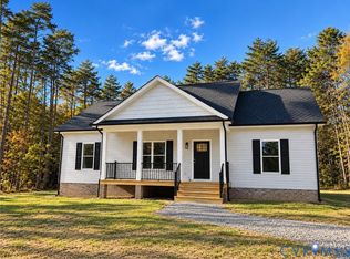 3 Coffeys Rd, Farmville, VA 23901