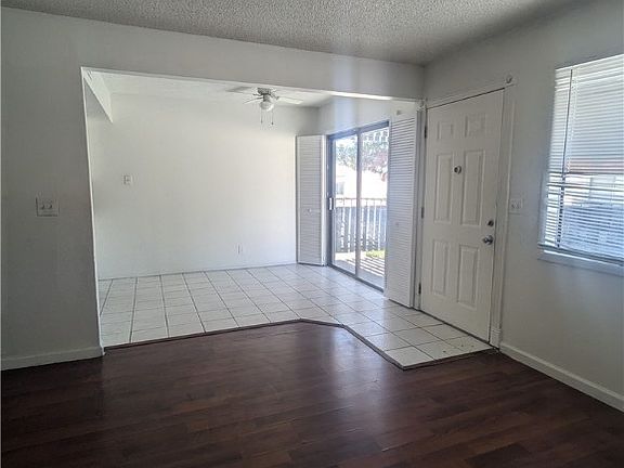 4th image of 901 Willow Tree Dr Unit D