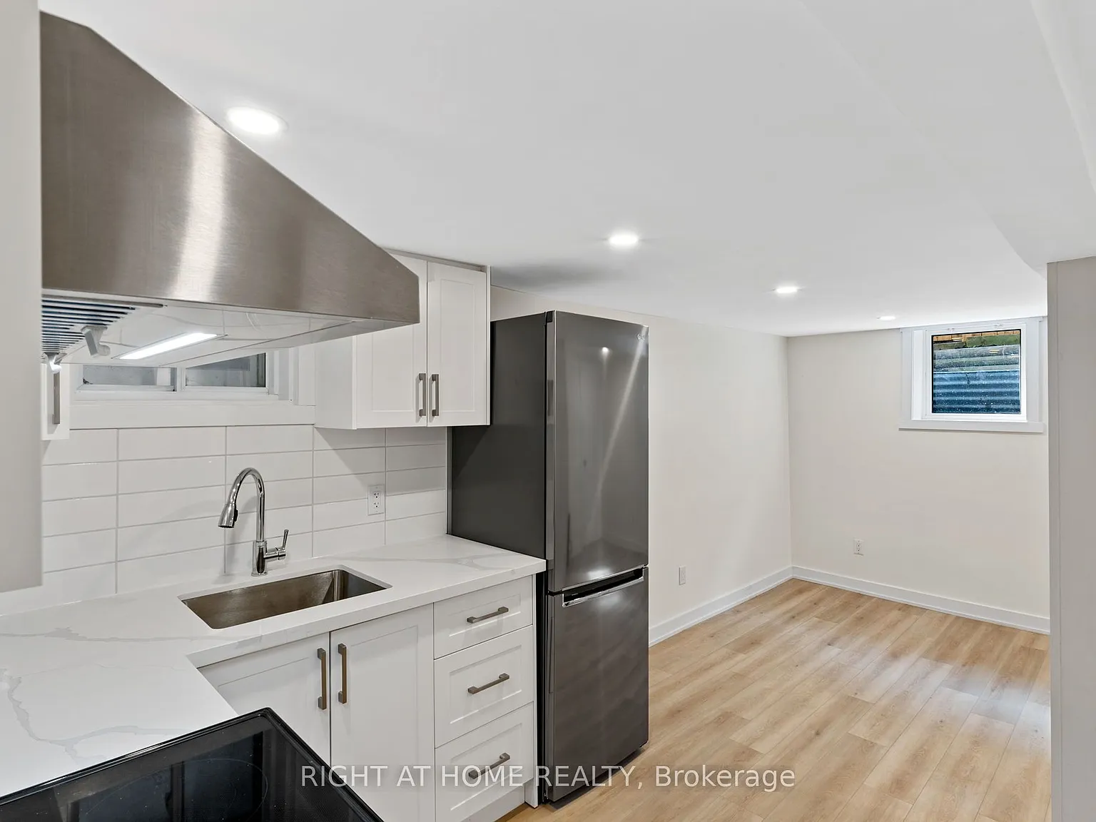 1 bed, $1,300 — Photo 4
