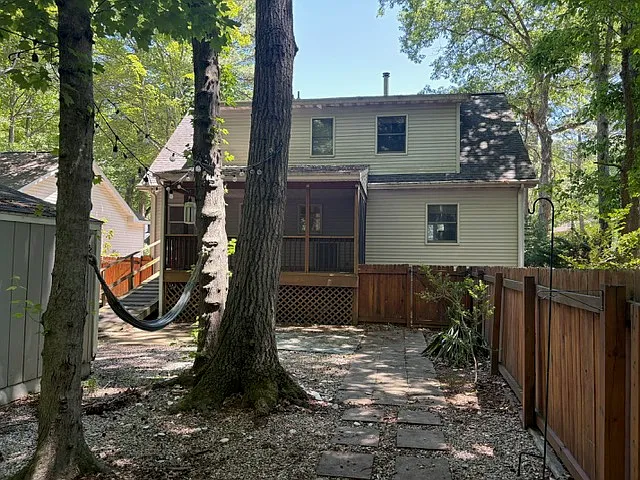 94 Nottingham Ln — Photo 19