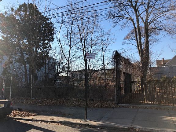 3rd image of 1382 E 95th St