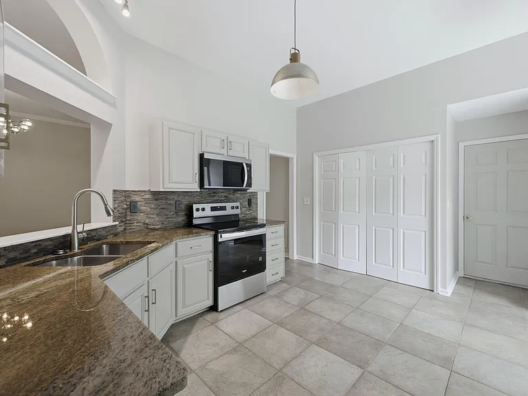 12103 Wagon Wheel Ct — Photo 10