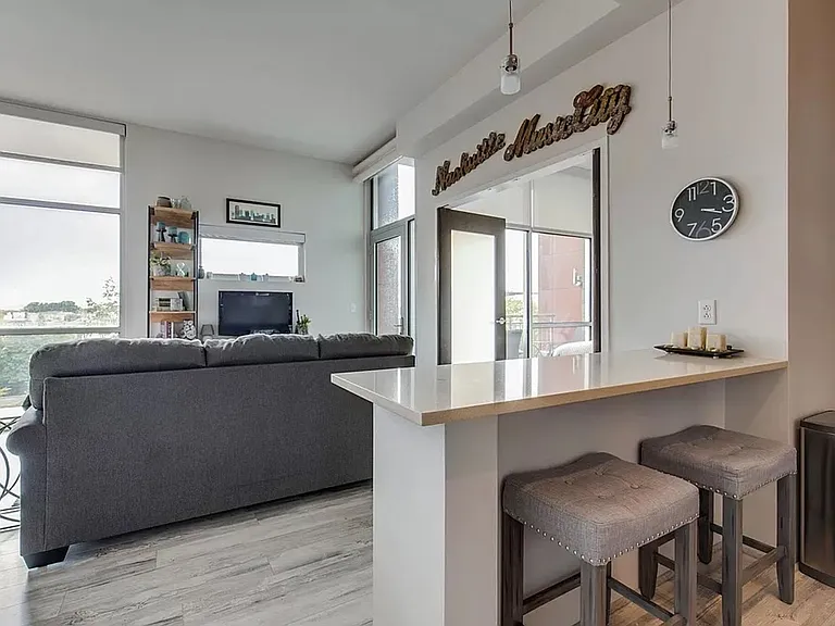 2115 Yeaman Pl #313 — Photo 4
