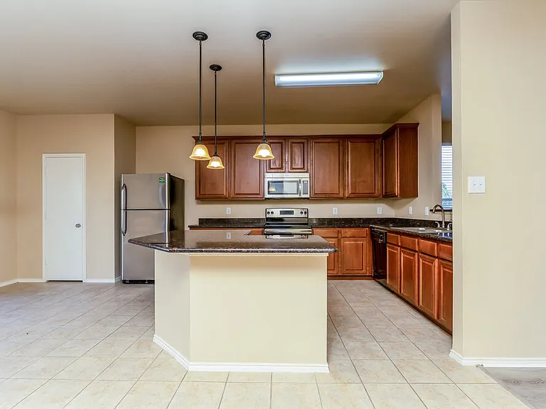 8500 Shallow Creek Dr — Photo 8