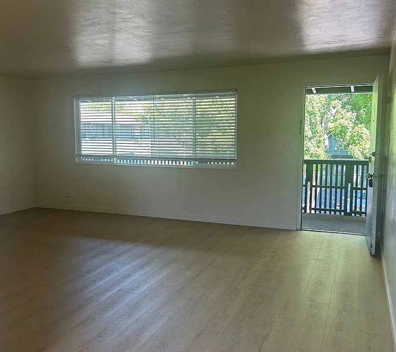 721 Bennett Ave #1-12