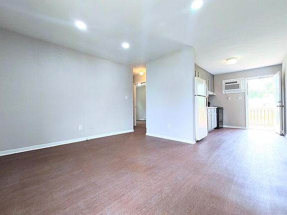2nd image of 4125 Sunset Ave #I
