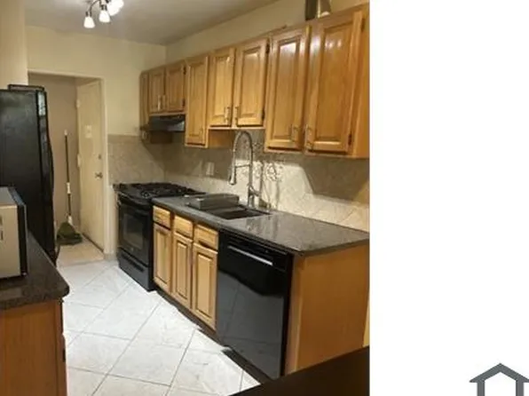 50 Greenhouse Rd, Bridgeport, CT