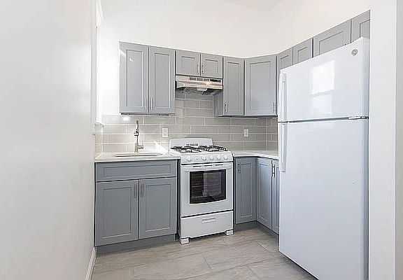 3rd image of 46-08 Broadway #2