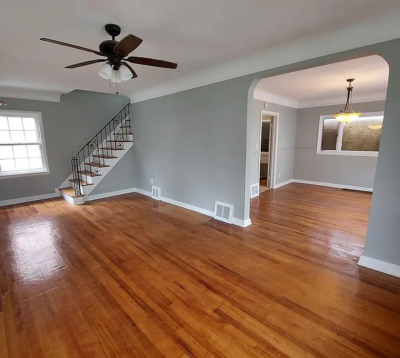 1st image of 1510 E 195th St #0