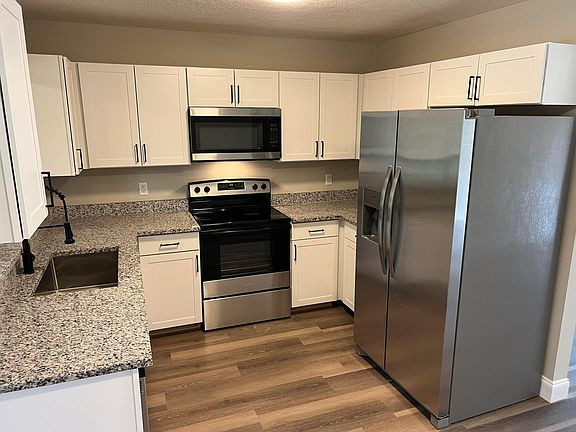 3rd image of 11681 Persimmon Boulevard