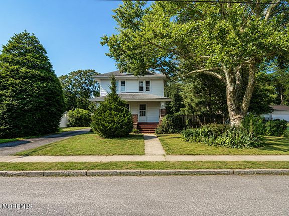 2nd image of 662 Campbell Avenue