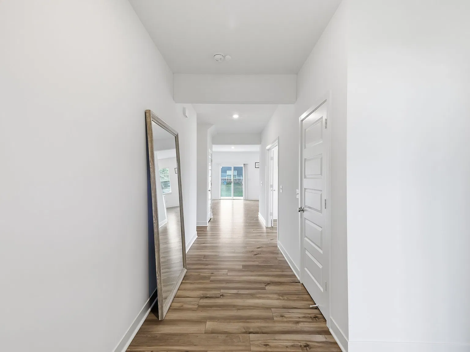 5 bed, 3.5 bath, 3054 sqft, $2,899 — Photo 4