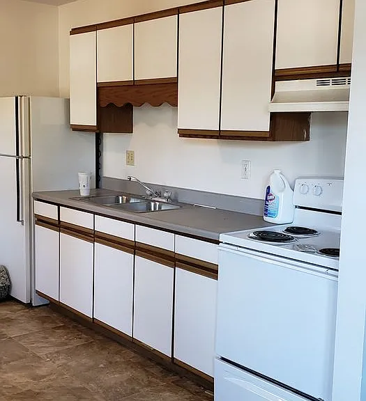 1130 Grand Ave — Photo 2