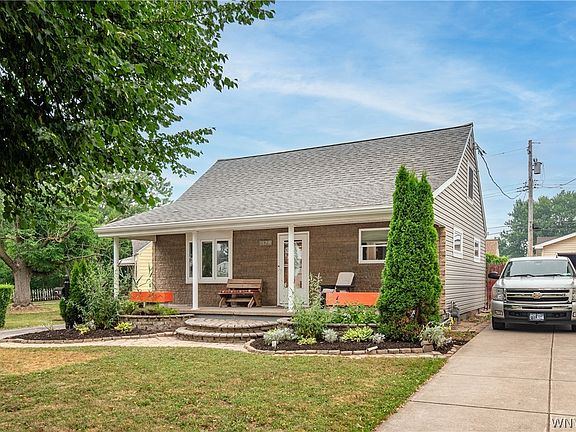 3rd image of 67 Nicholas Dr S