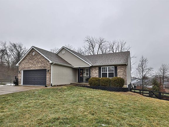 2nd image of 30 Meadowlands Dr