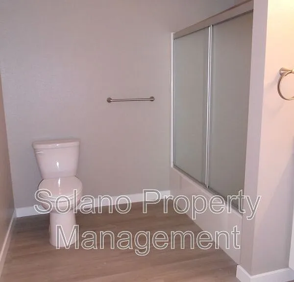 2401 Broadway St #107 — Photo 14