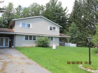 7 Century Ct, Clifton Park, NY 12065
