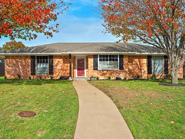 421 Brook Hollow Dr, Desoto, TX 75115